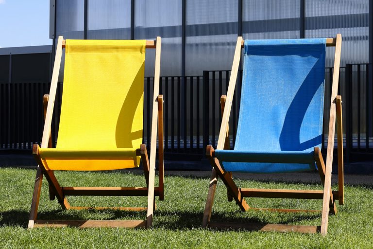 In homage to William Eggleston and his bold use of colour.